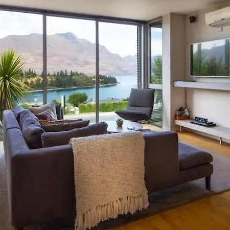 Stunning Lakeview 1 Bedroom Apartment Куийнстаун Екстериор снимка